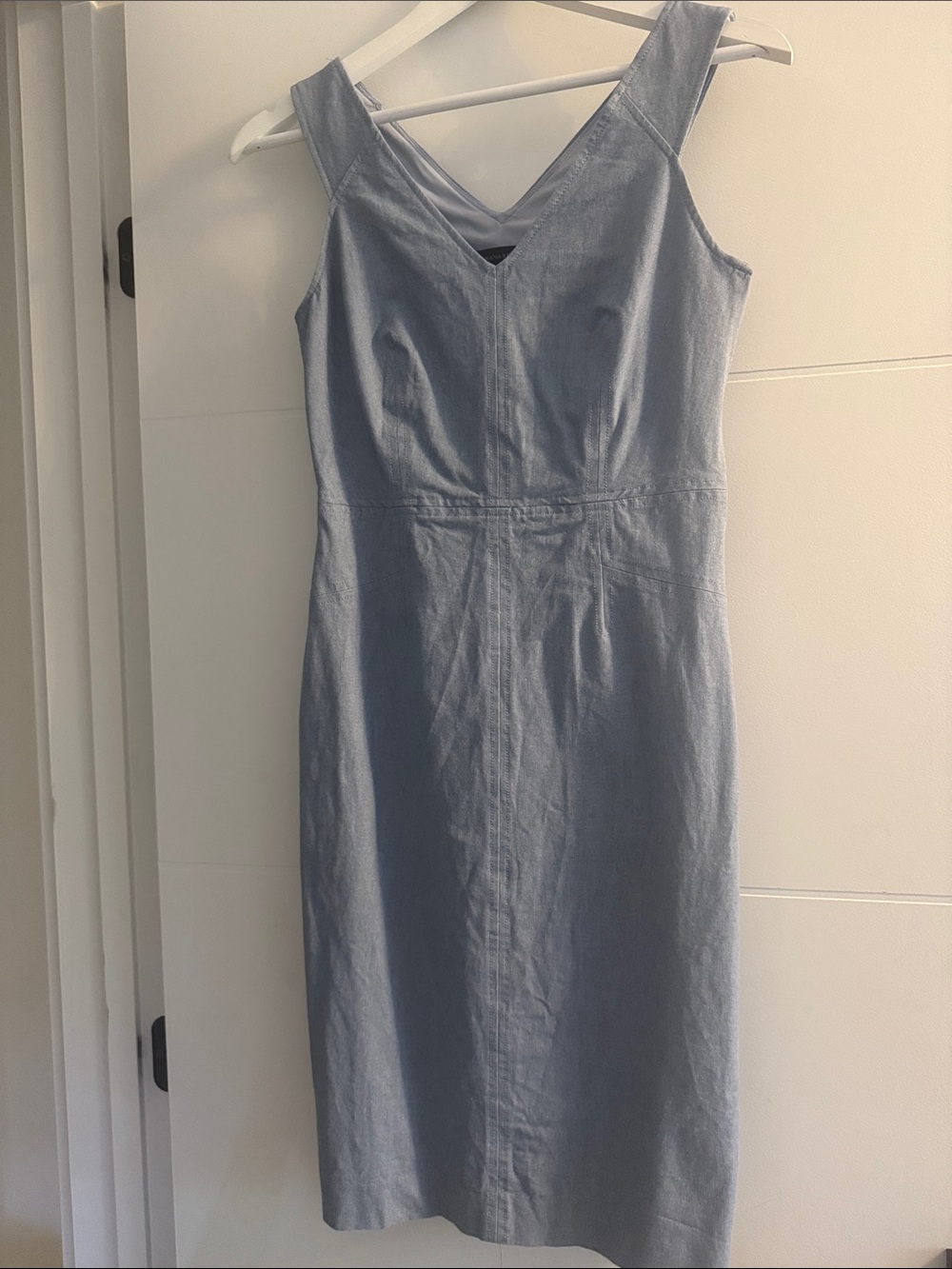 Sleeveless Light Blue V-Neck Women's Dress Banana Republic